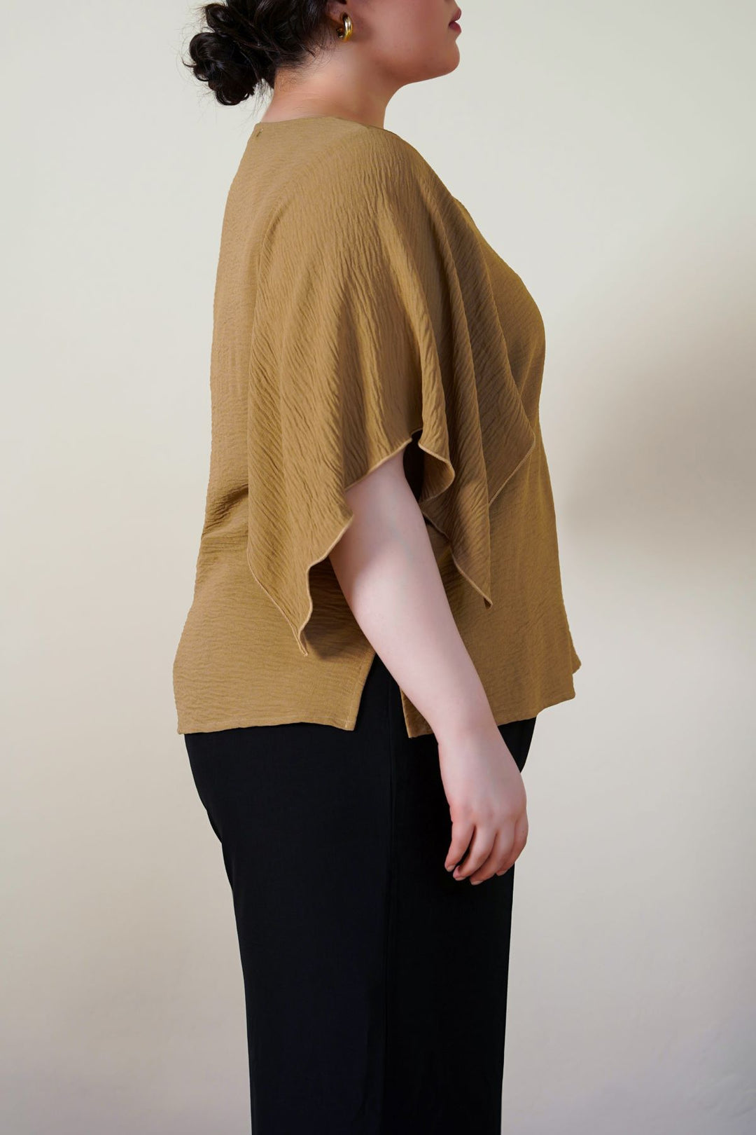 TAUPE BATWING FLOWY SHIRT