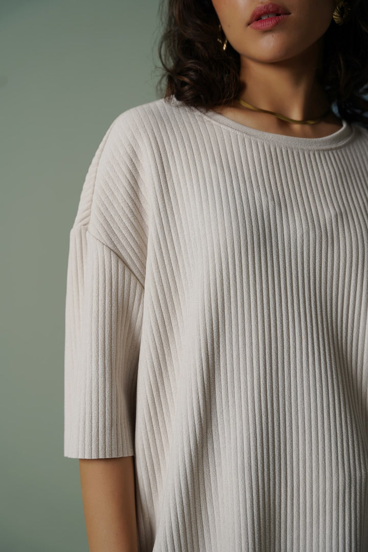 BEIGE LINEA STRETCHY TEE