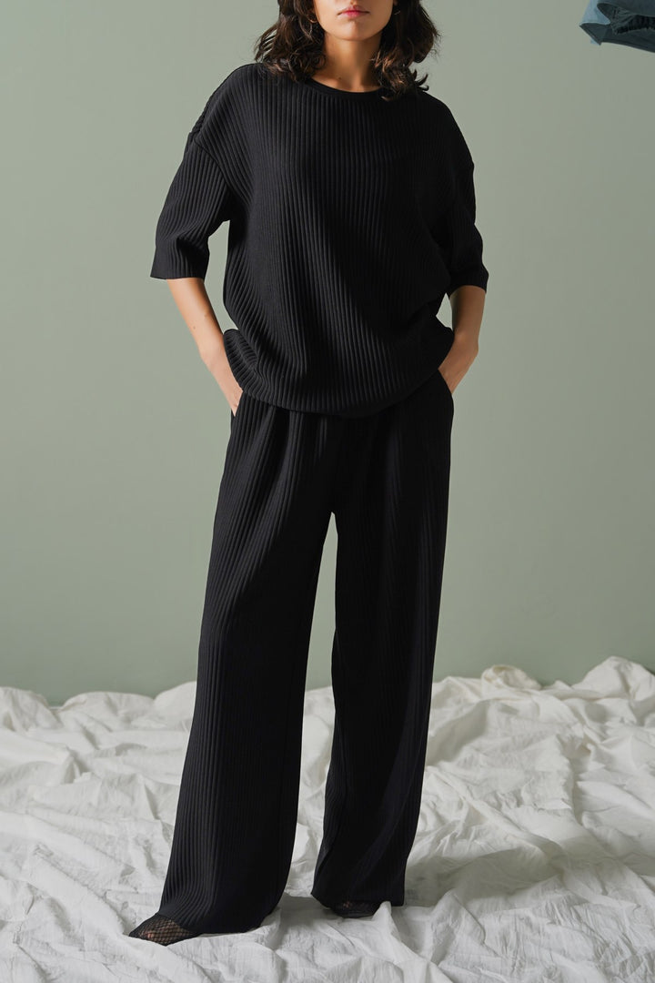 BLACK LINEA STRETCHY TEE