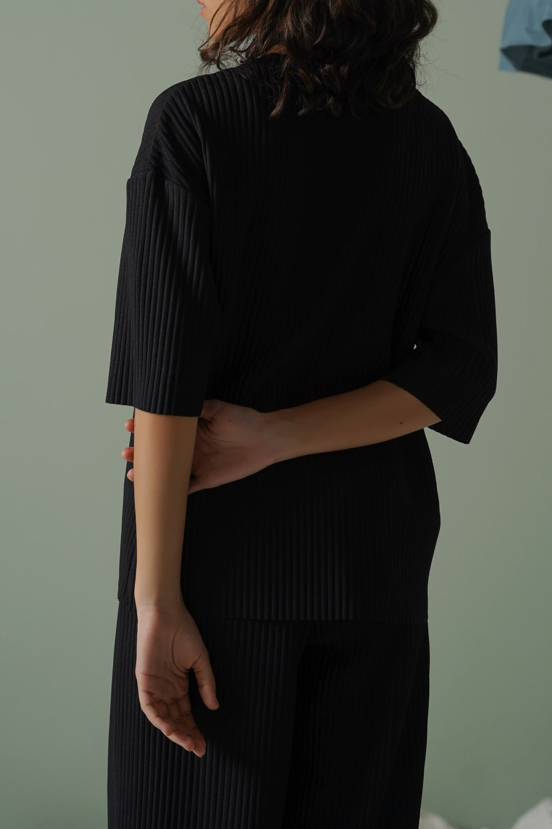 BLACK LINEA STRETCHY TEE