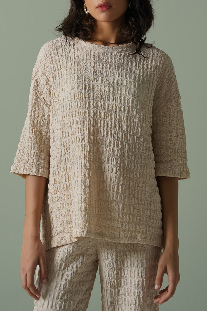 BEIGE BUBBLE CRINKLE TEE