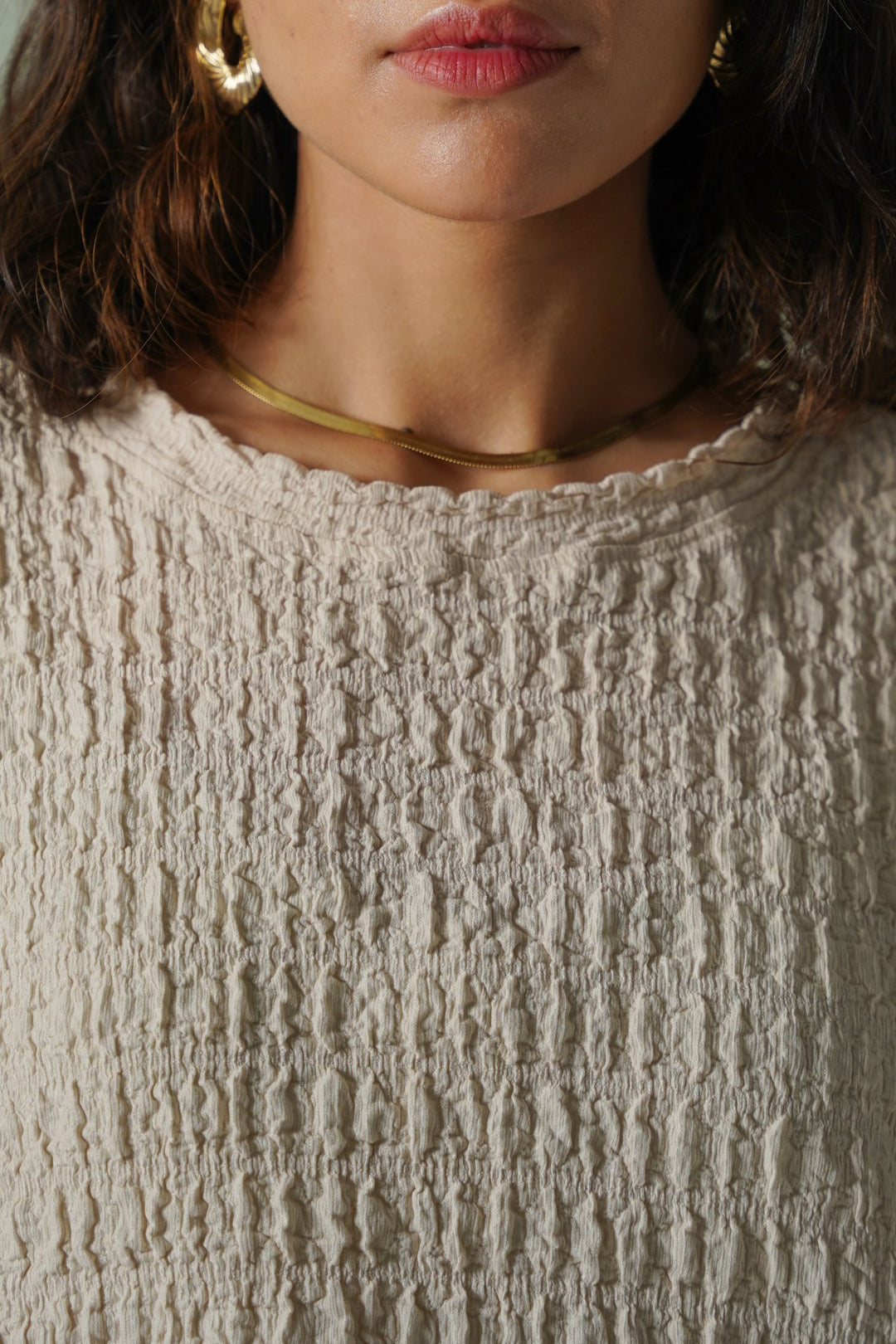 BEIGE BUBBLE CRINKLE TEE