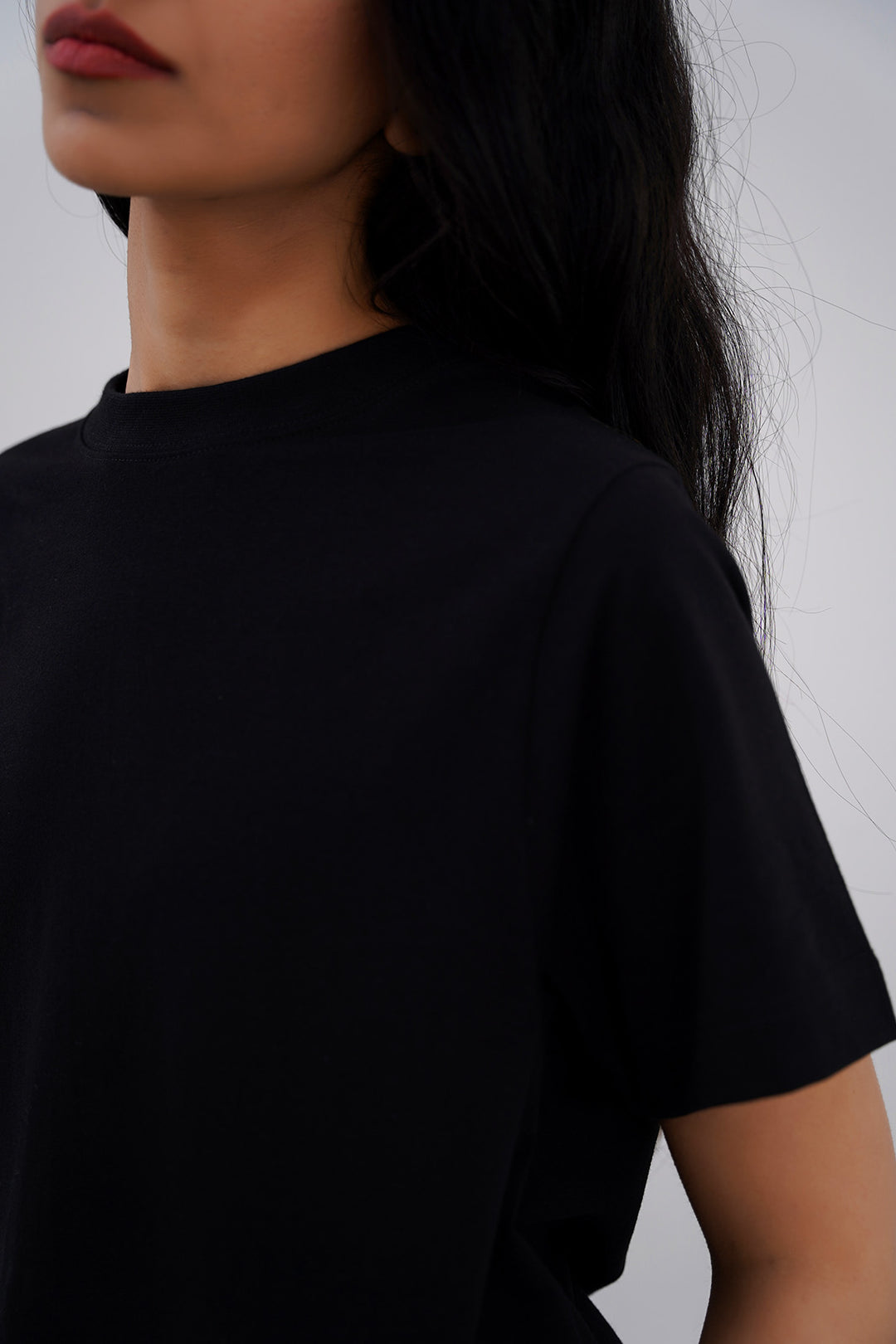 BLACK ALL- COTTON TEE