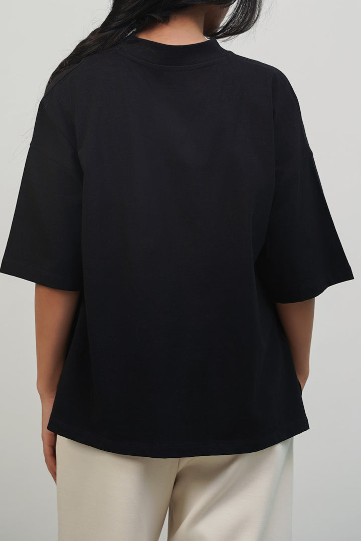BLACK ROUND NECK TEE