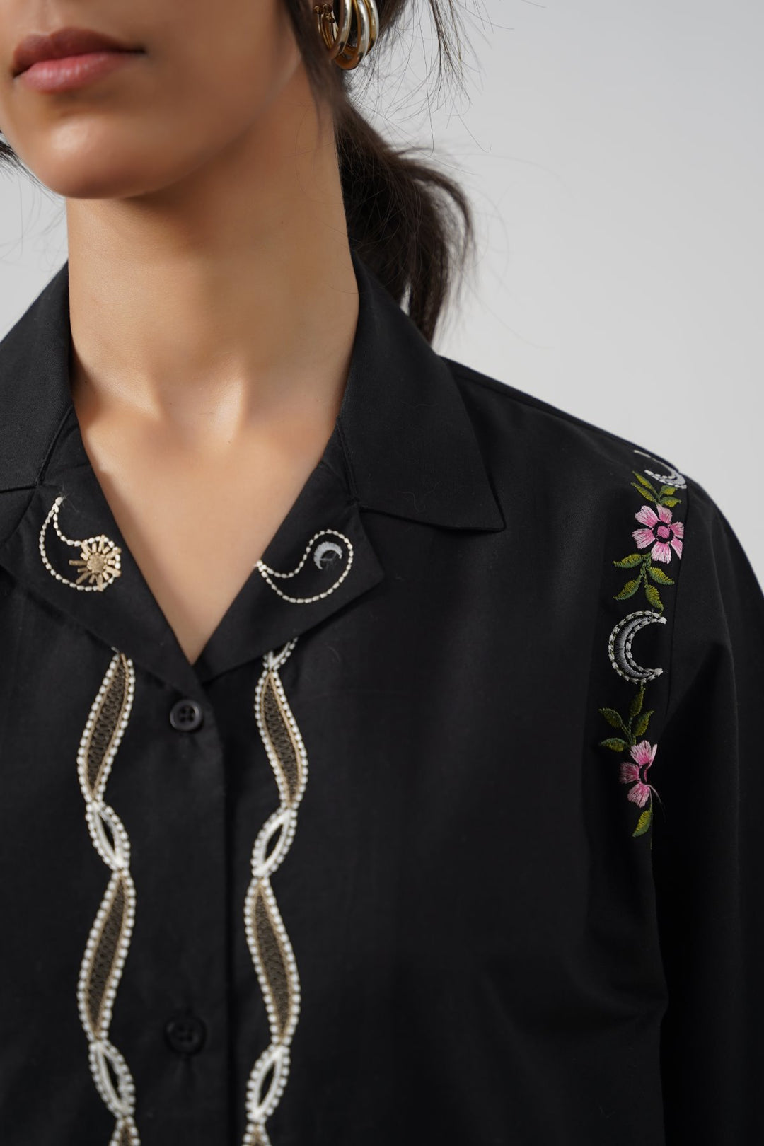 COSMOS EMBROIDERED SHIRT