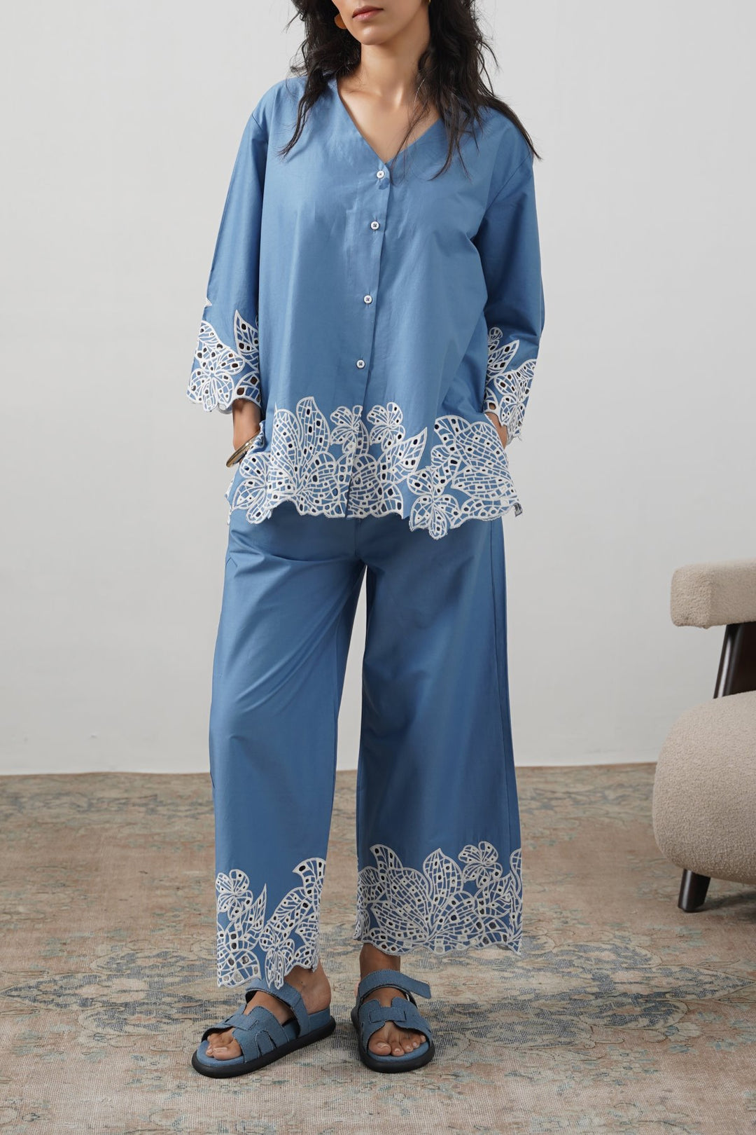 BLUE SAKURA BRODERIE SHIRT