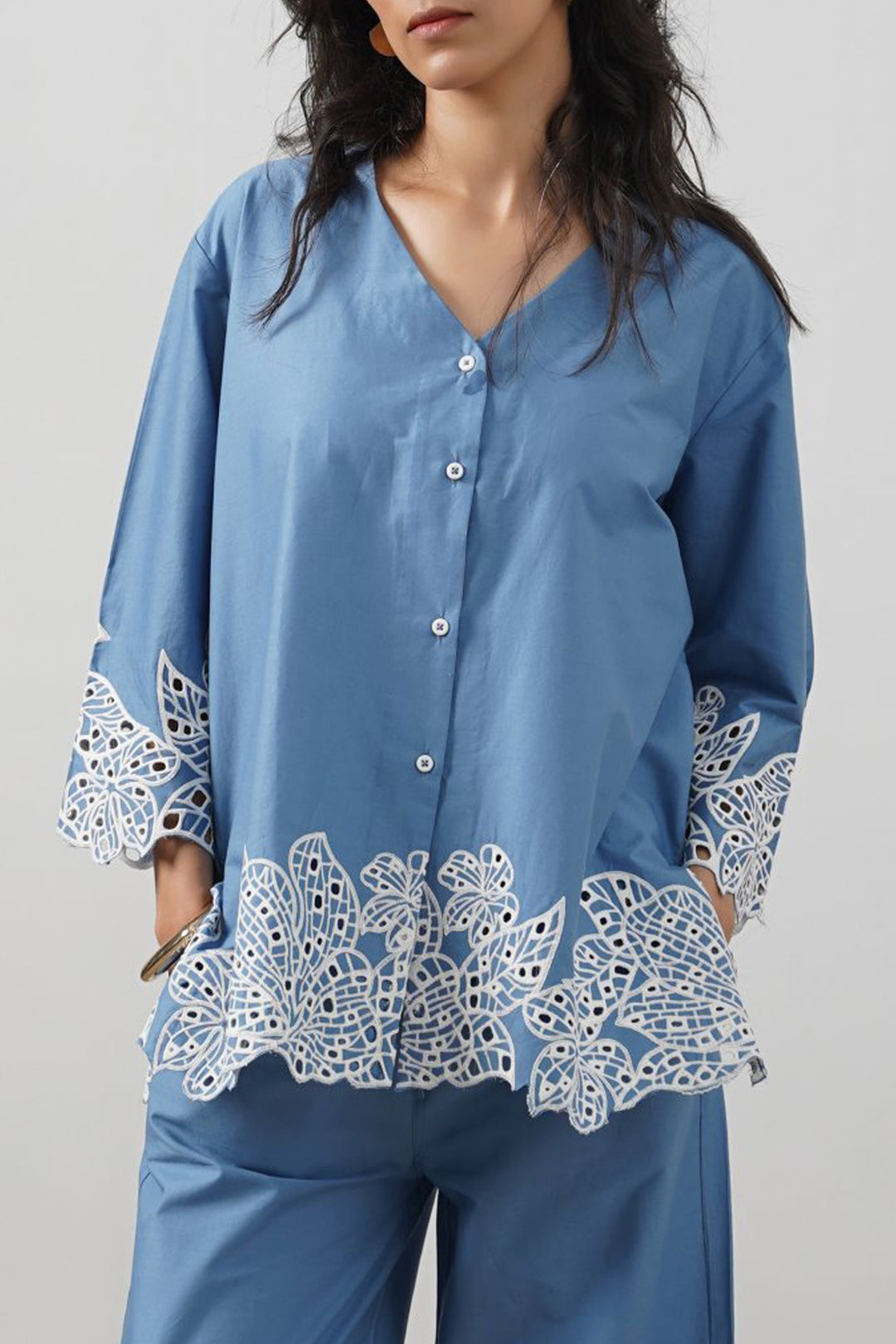 BLUE SAKURA BRODERIE SHIRT