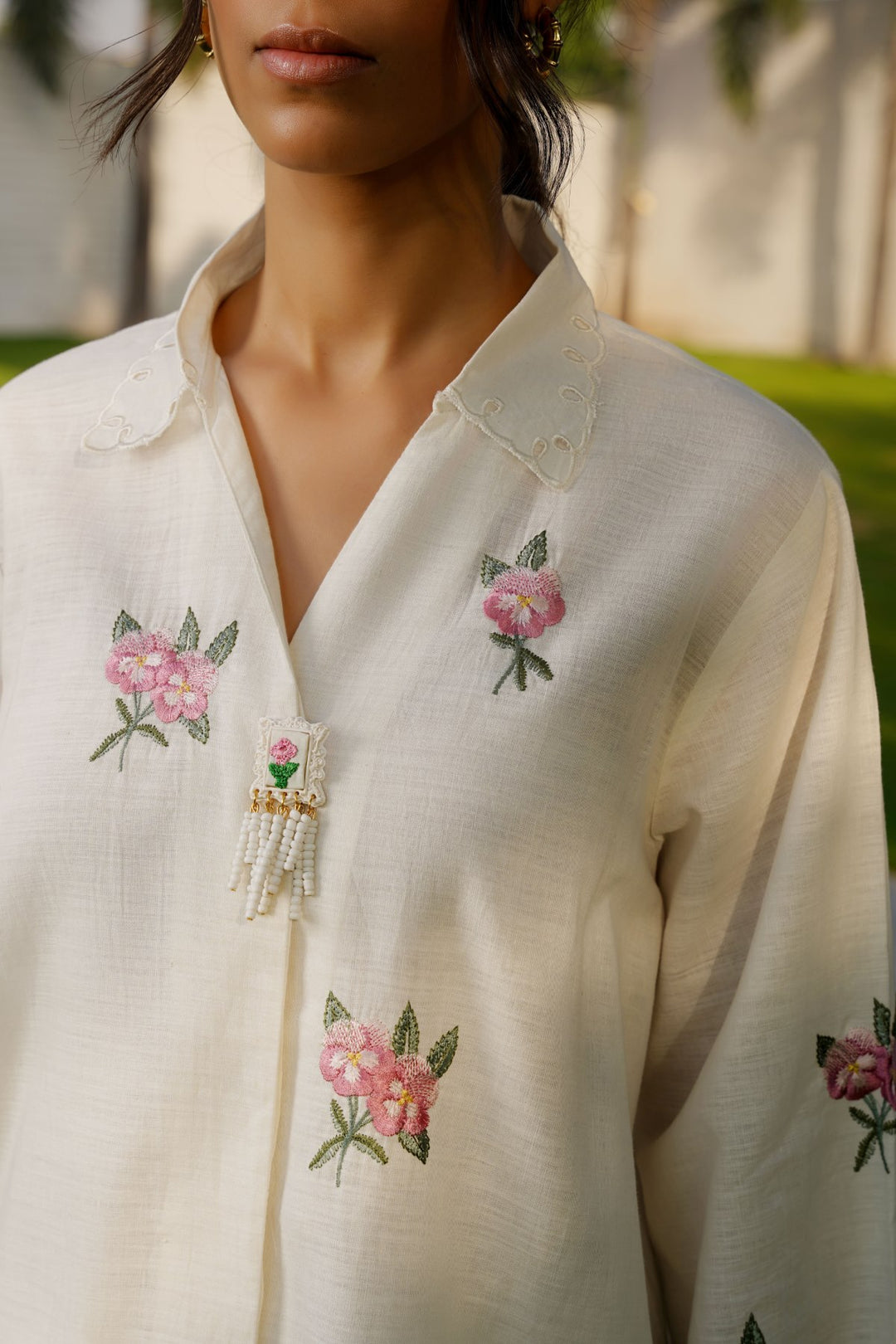 WHITE PEONY SHIRT WITH HANDMADE BROOCH