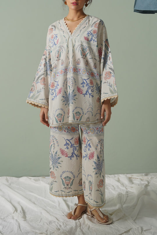 CREAM SUGARLOOP EMBROIDERED TUNIC