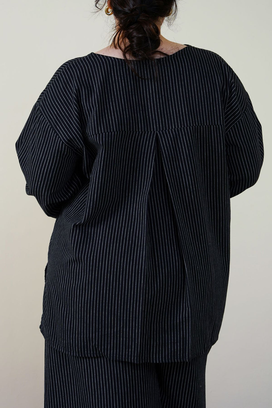 CURVE STRIPED BATWING SHIRT