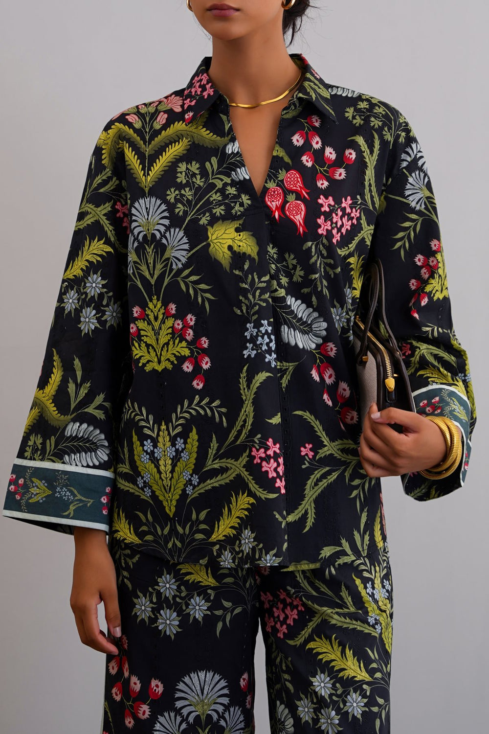BLACK BOTANICAL EMBROIDERED SHIRT
