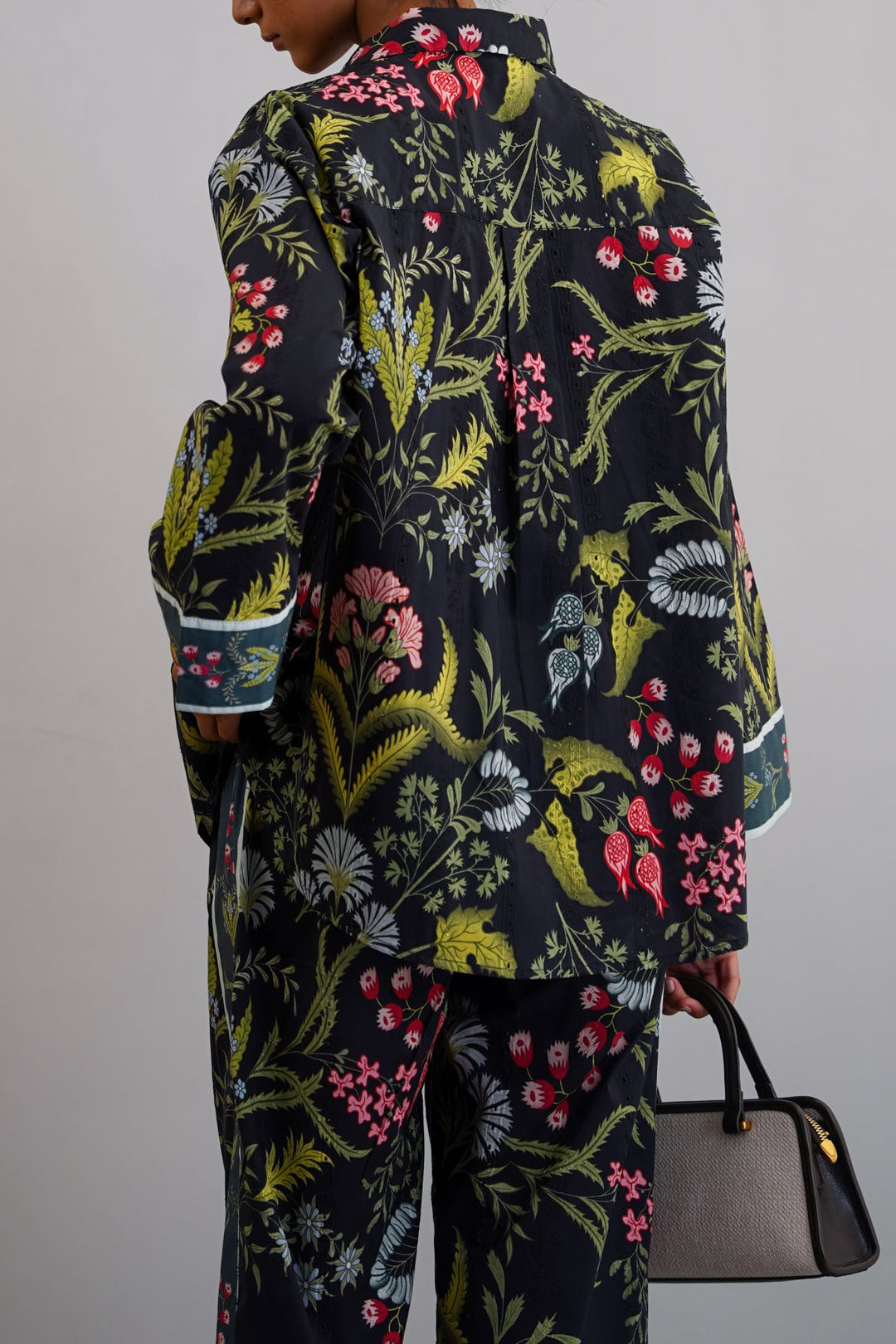 BLACK BOTANICAL EMBROIDERED SHIRT