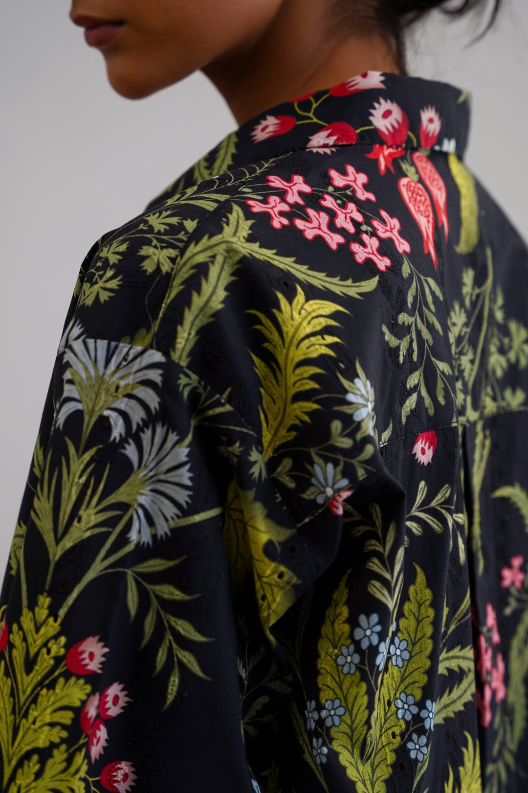 BLACK BOTANICAL EMBROIDERED SHIRT