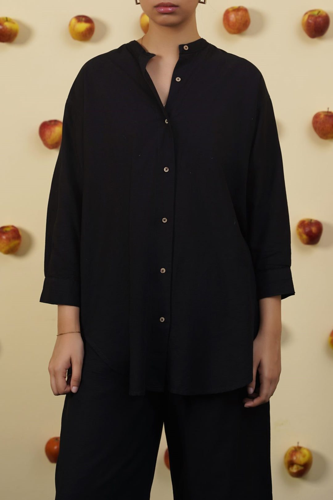 BLACK ESSENTIAL COTTON SHIRT