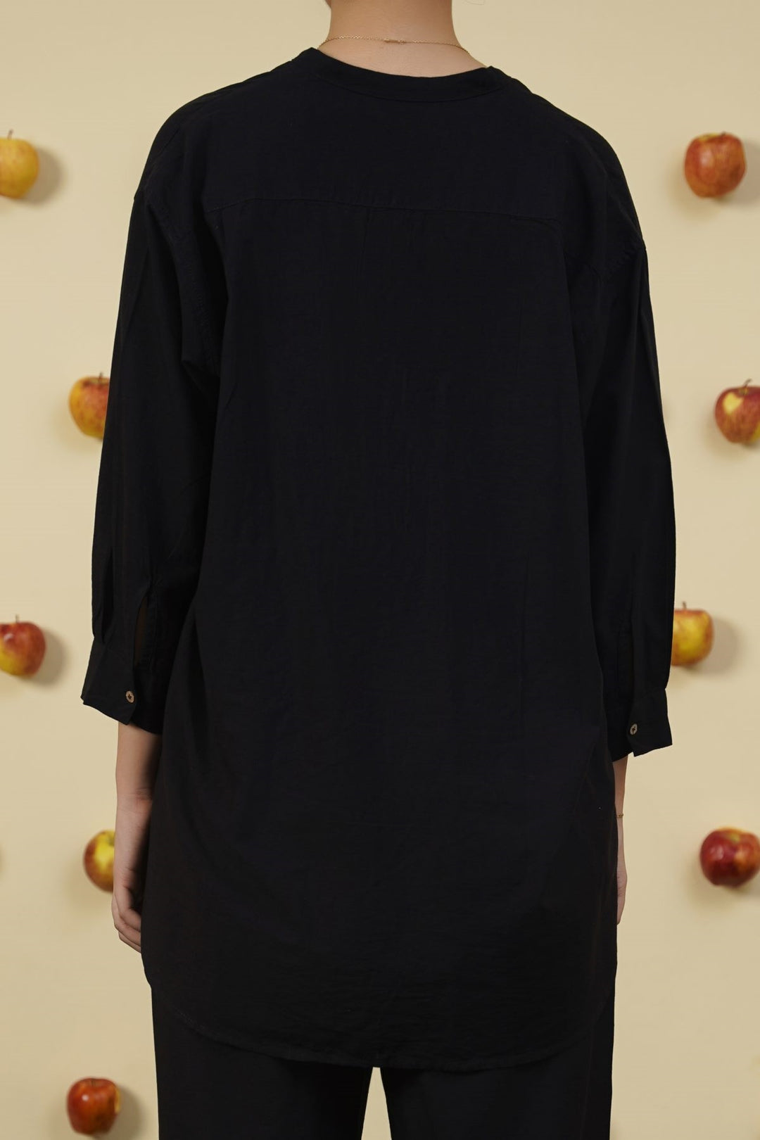 BLACK ESSENTIAL COTTON SHIRT