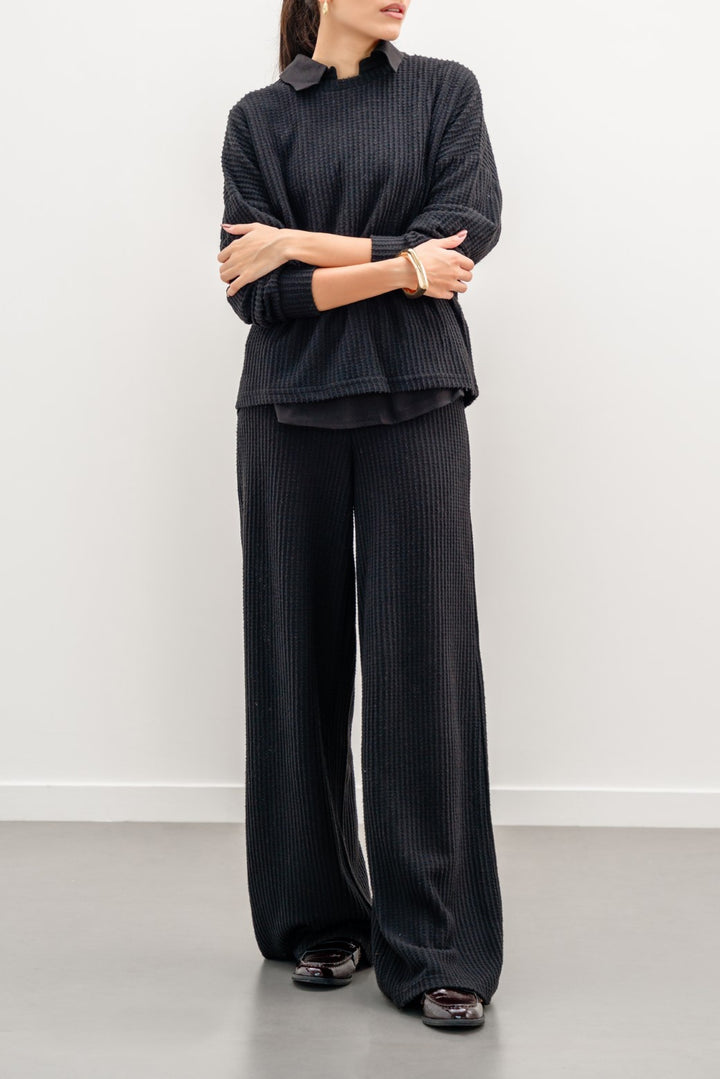 BLACK TEXTURED TROUSERS