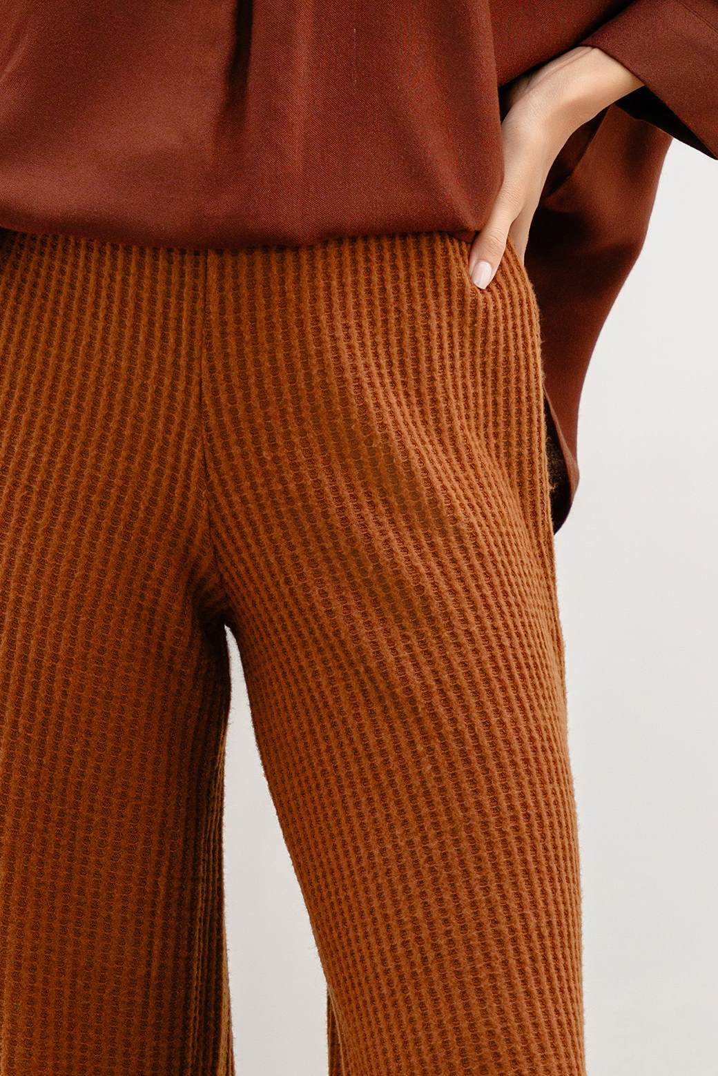 CAMEL TEXTURED TROUSERS