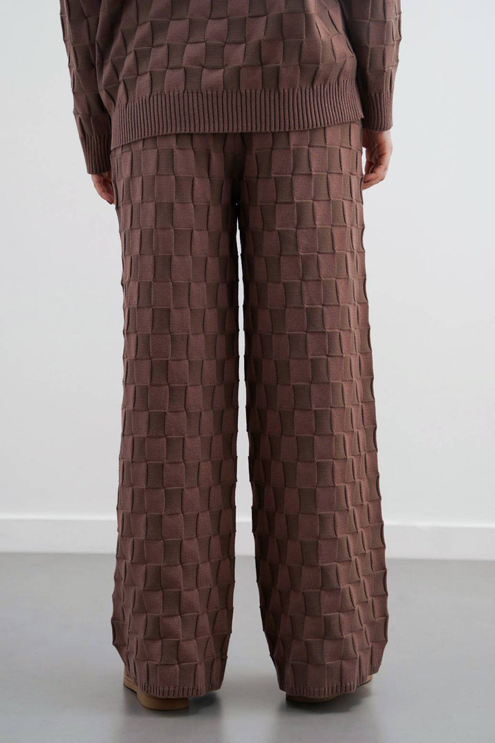 CHECKERED KNIT PANTS