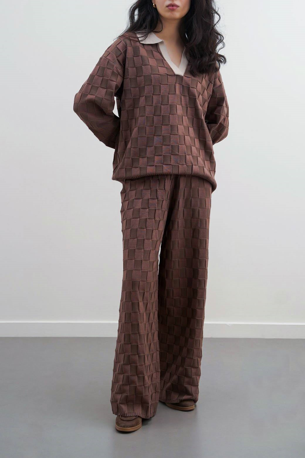 DARK BROWN CHECKERED KNIT PANTS