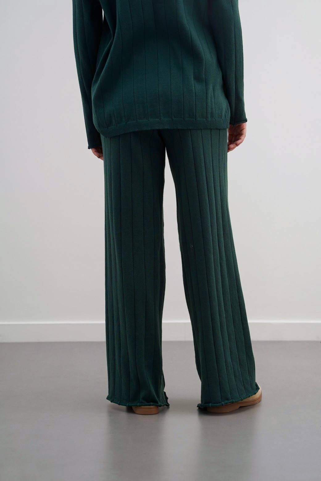 RIB-KNIT STRAIGHT PANTS