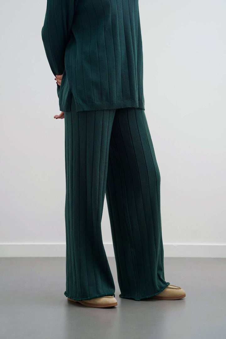 RIB-KNIT STRAIGHT PANTS