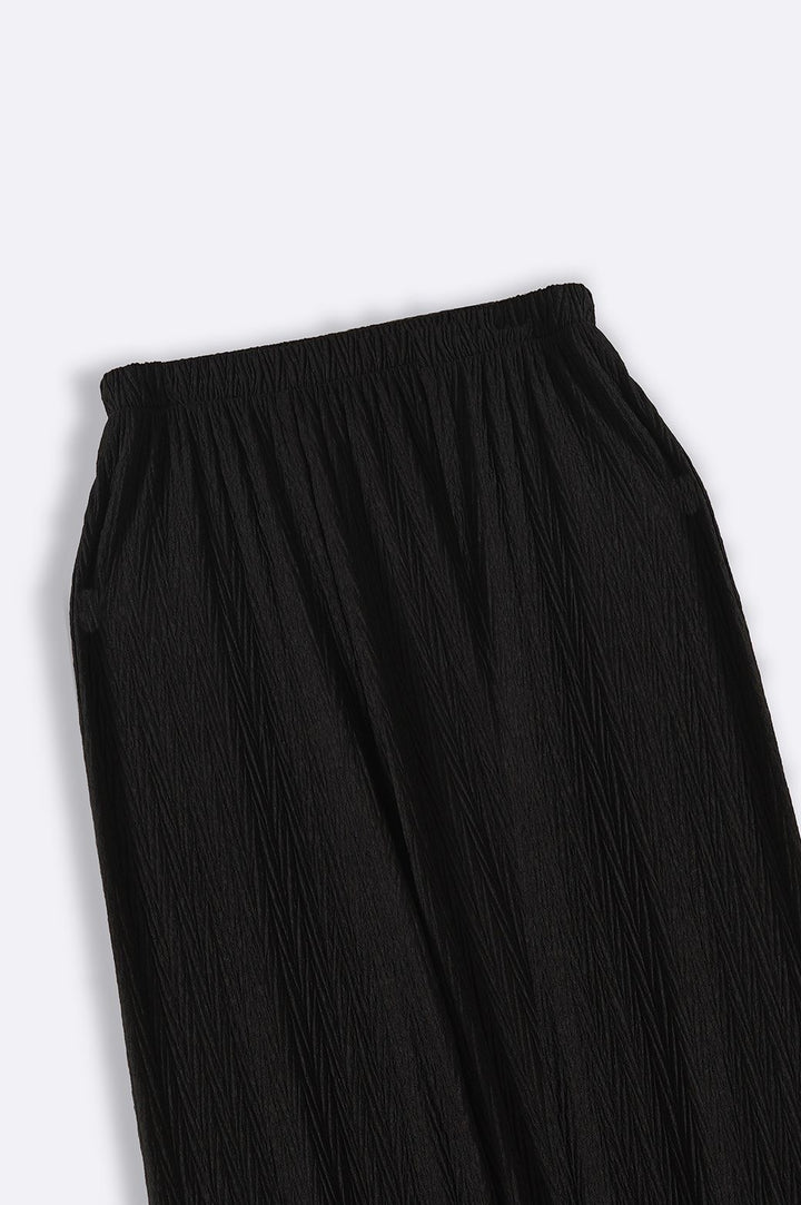 BLACK TEXTURED TROUSERS