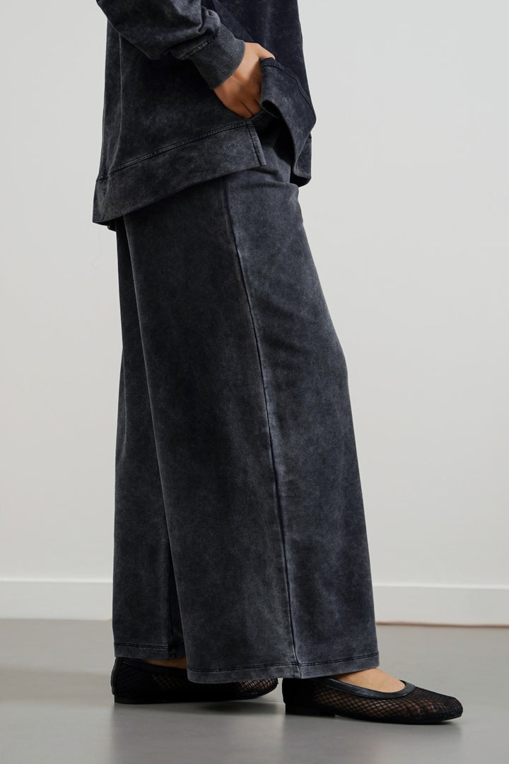 BLACK WASHED TROUSERS