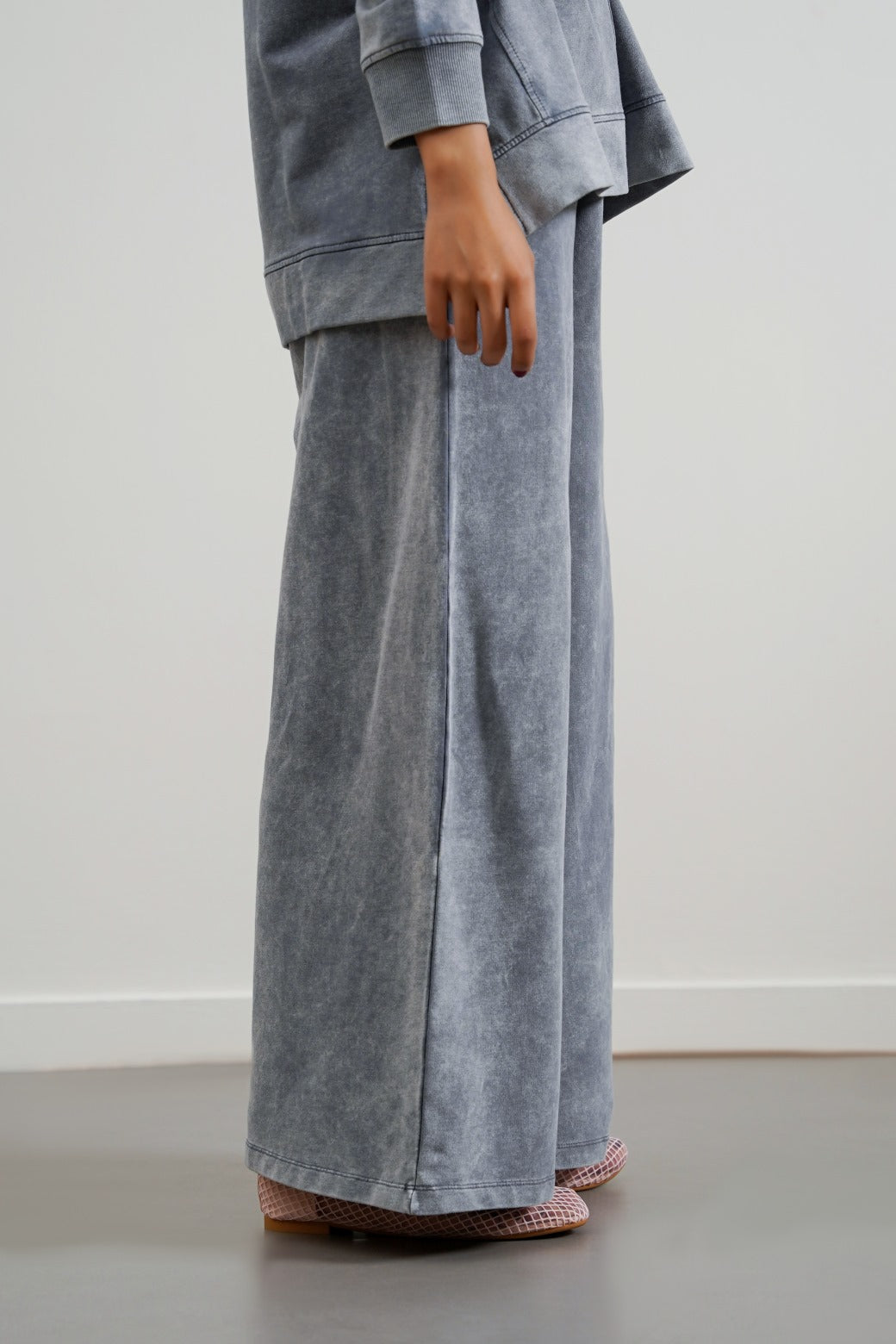 GREY WASHED TROUSERS