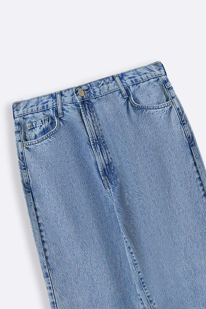 FOLD UP STRAIGHT
JEANS