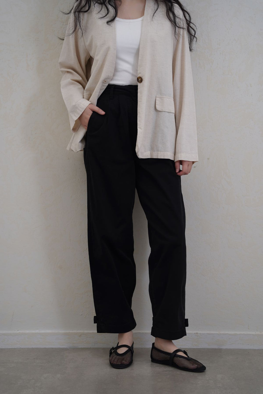 BLACK HIGH WAISTED MOM PANTS