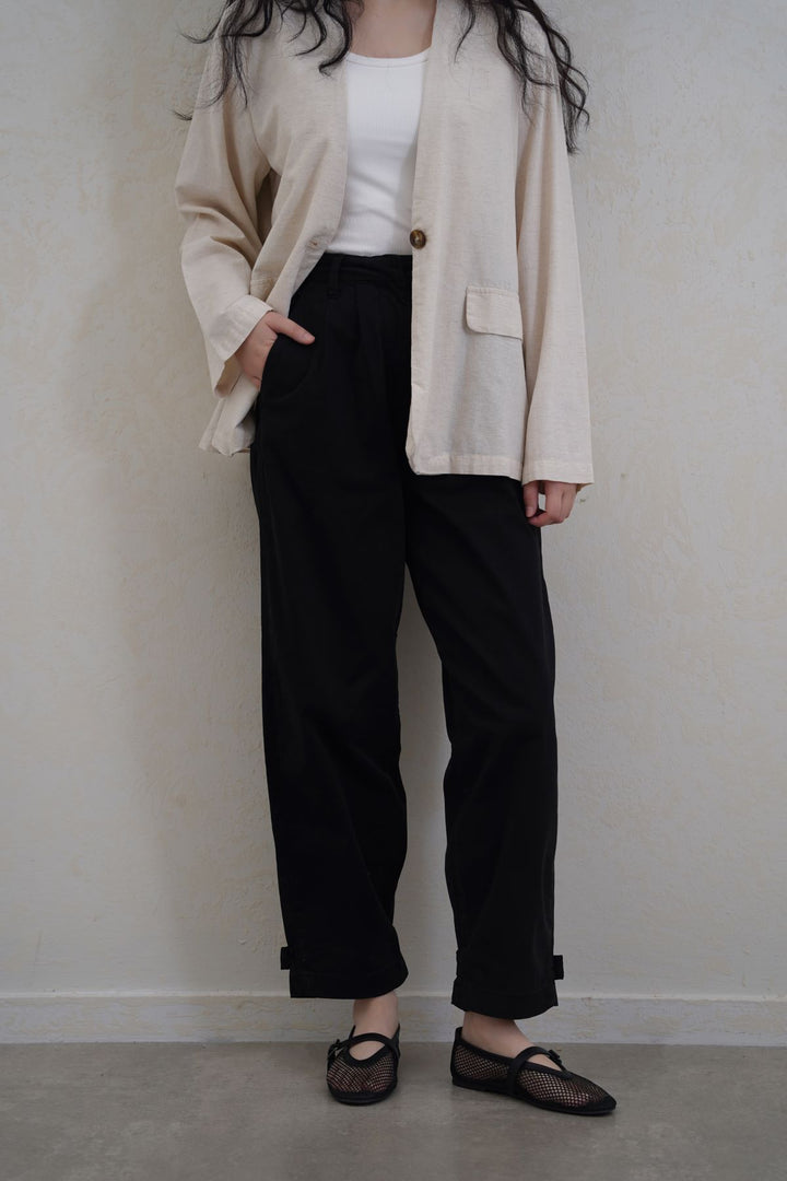 BLACK HIGH WAISTED MOM PANTS