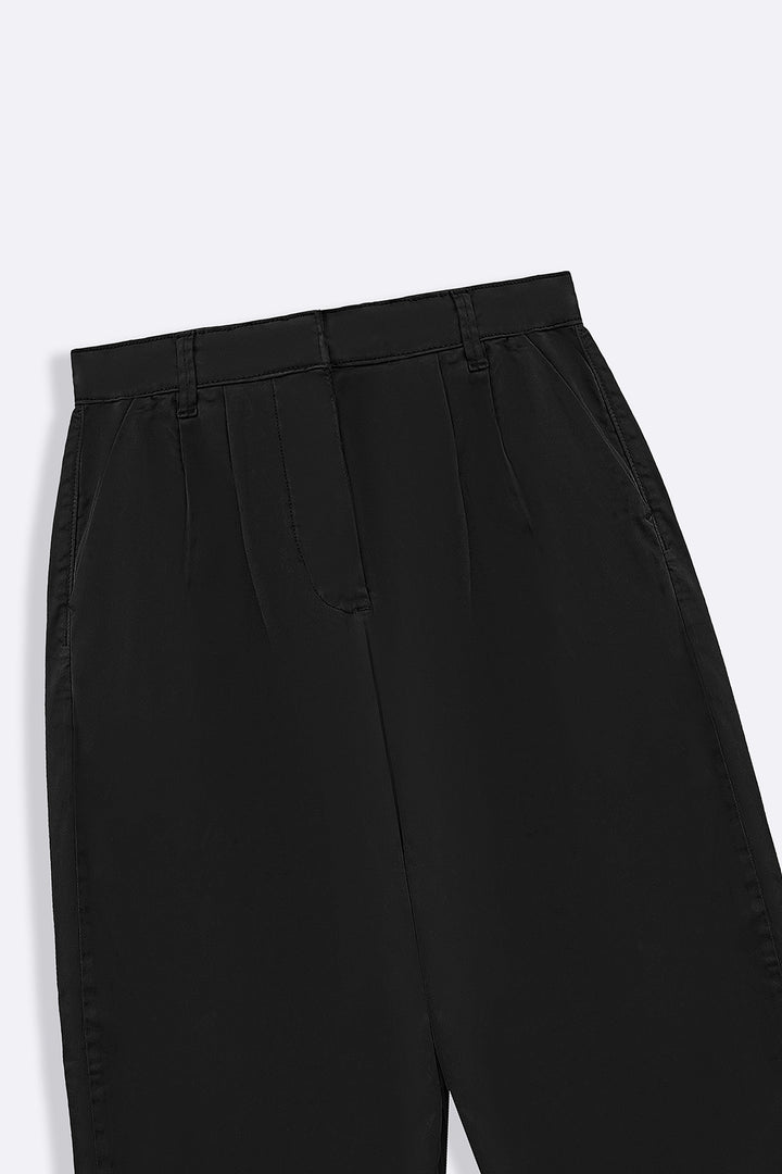 BLACK HIGH WAISTED MOM PANTS