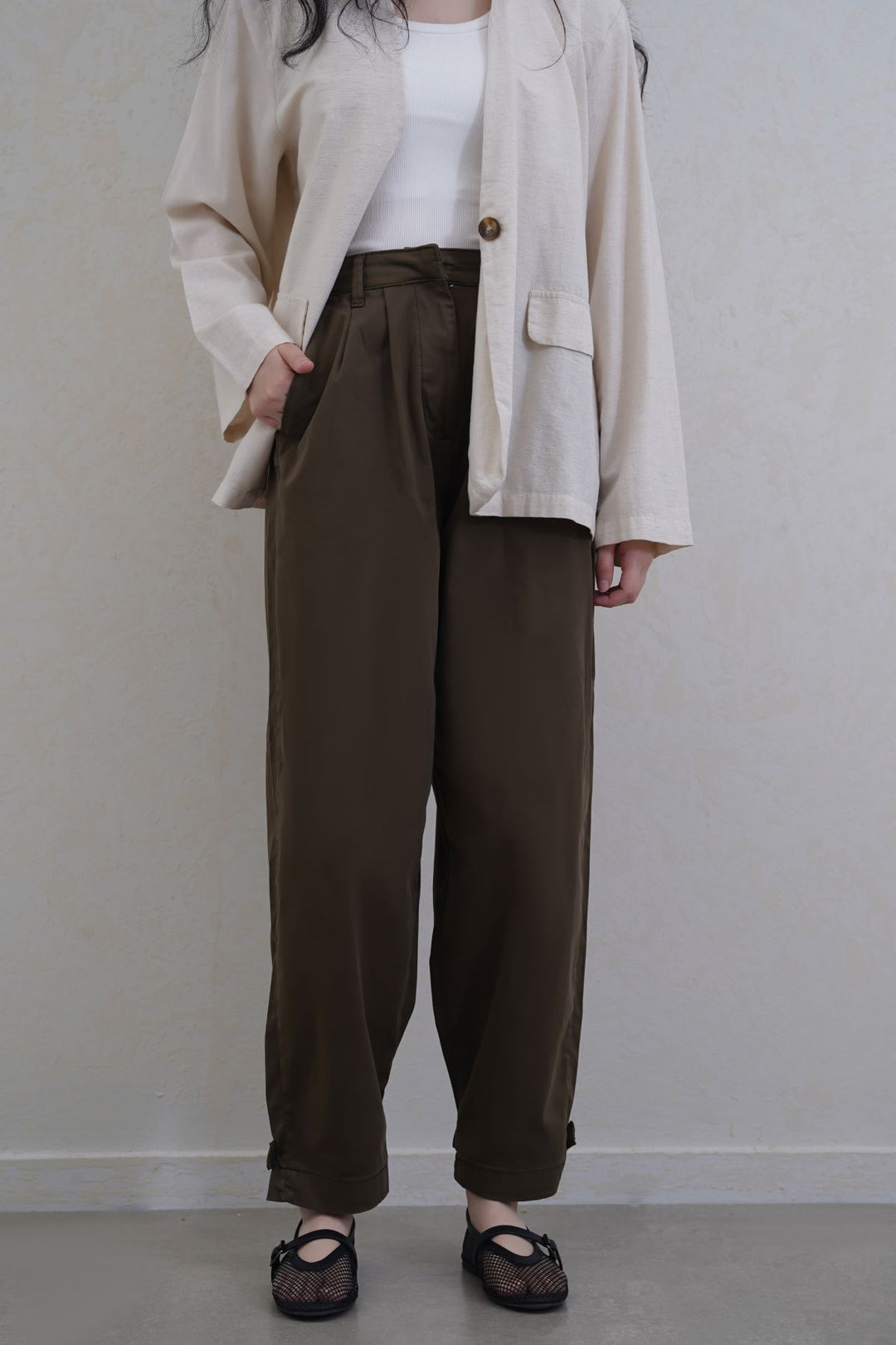 OLIVE HIGH WAISTED MOM PANTS