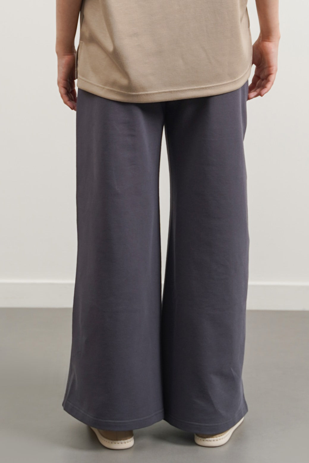 WIDE-LEG TROUSERS