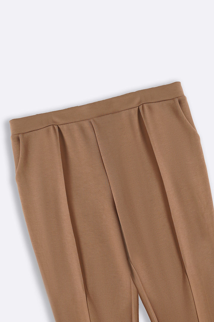 CAMEL STRAIGHT EASY SLACKS