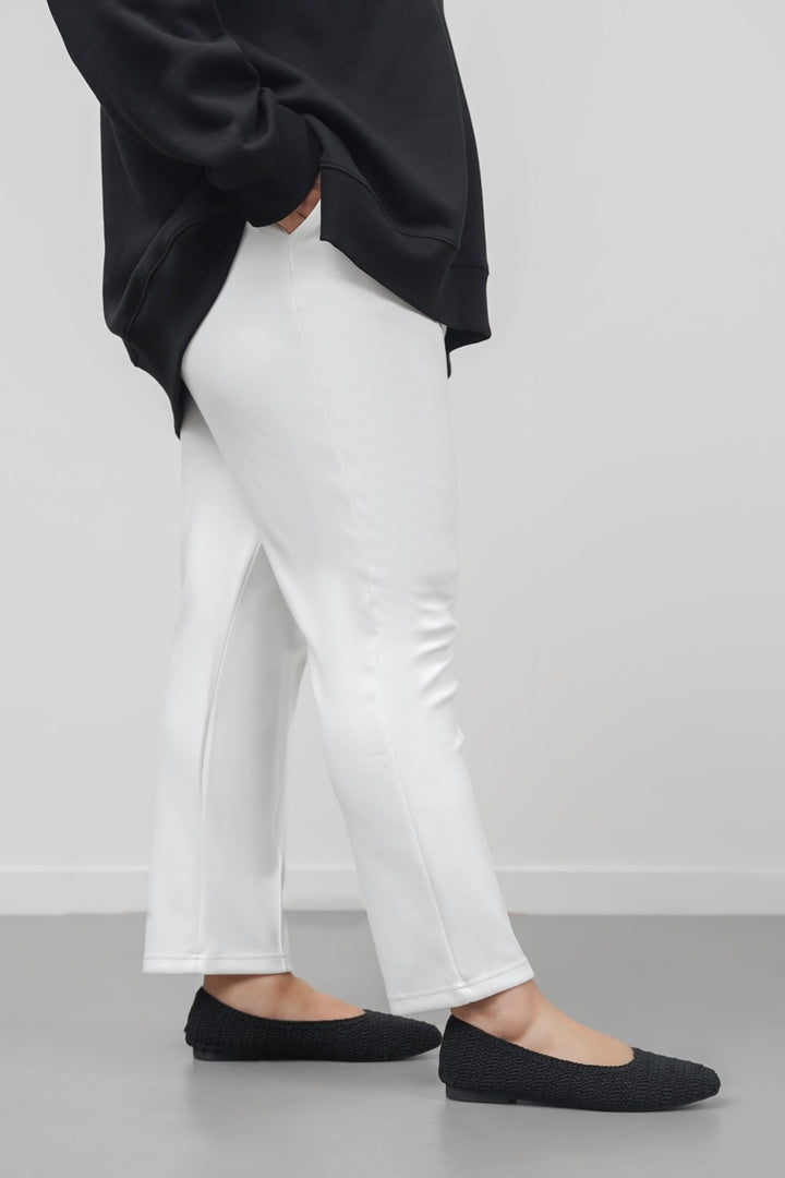 WHITE STRAIGHT EASY SLACKS