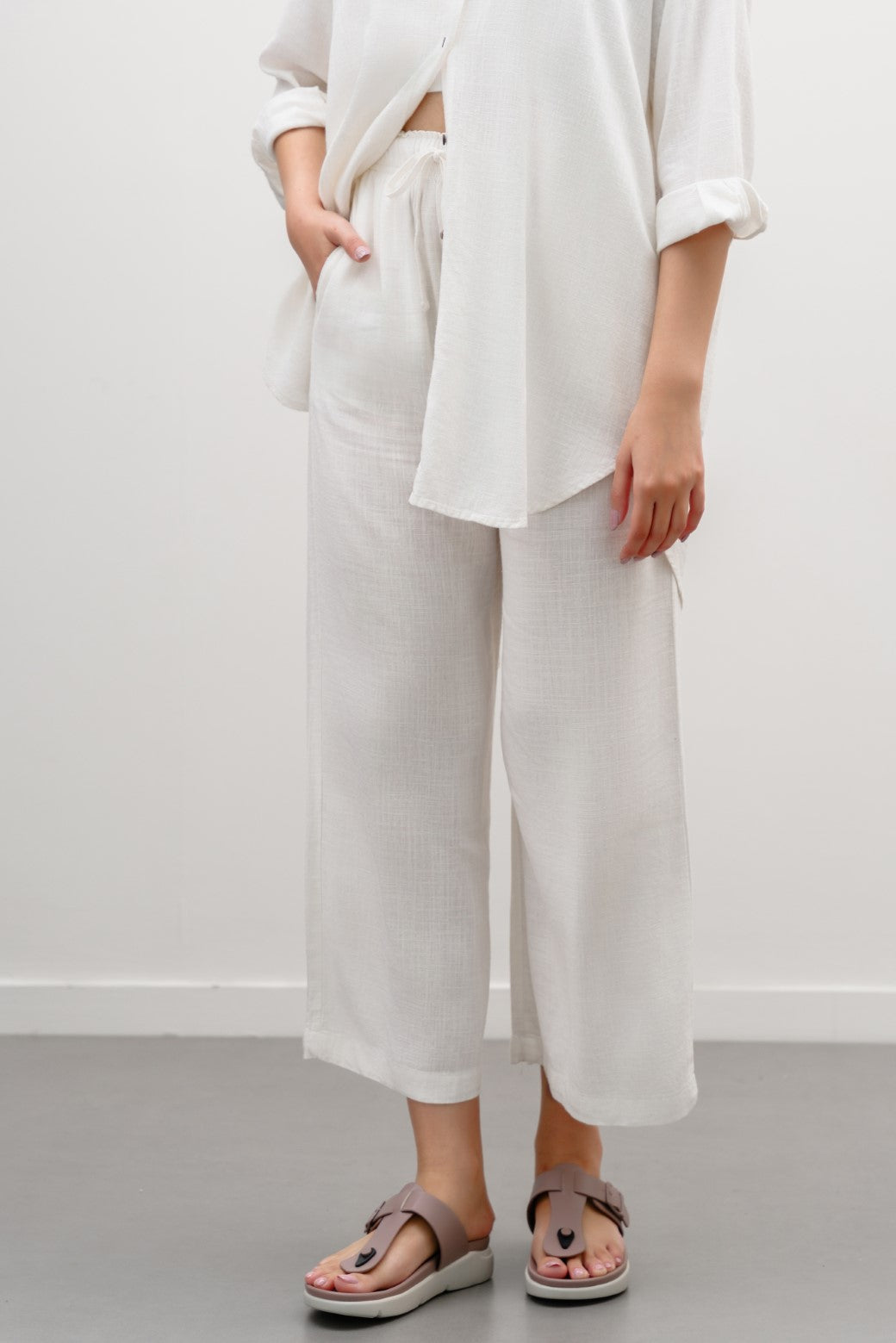 WHITE WIDE ANKLE PANTS