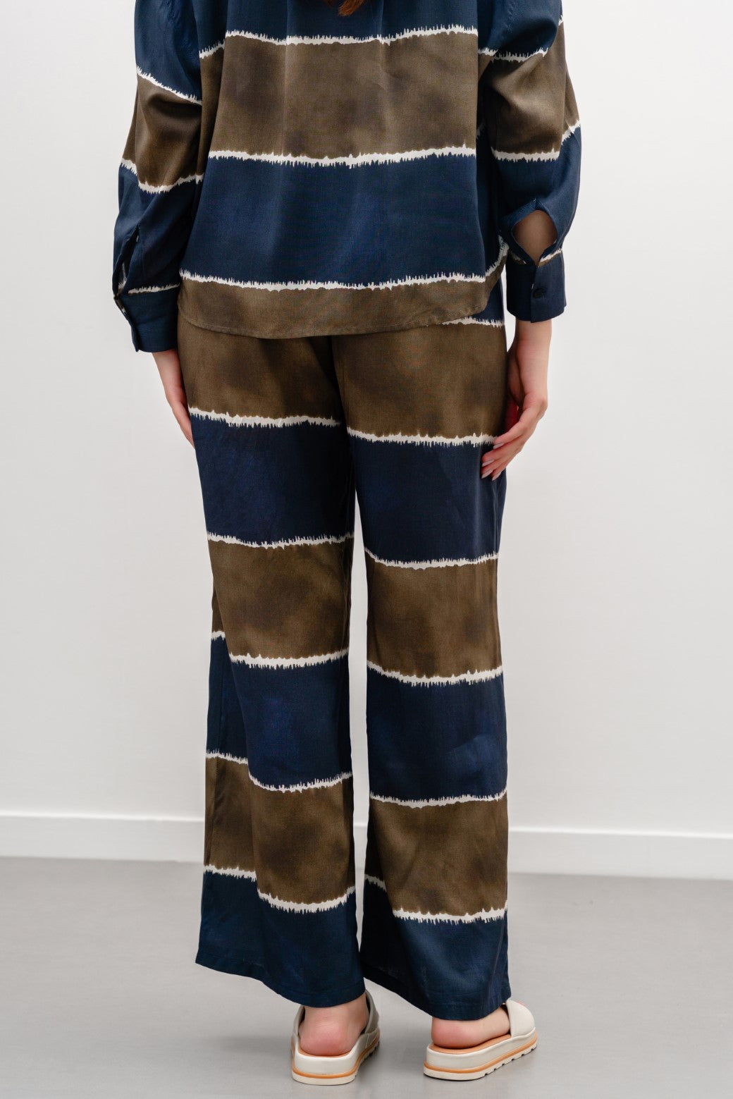 BROWN SHIBORI PRINTED PANTS