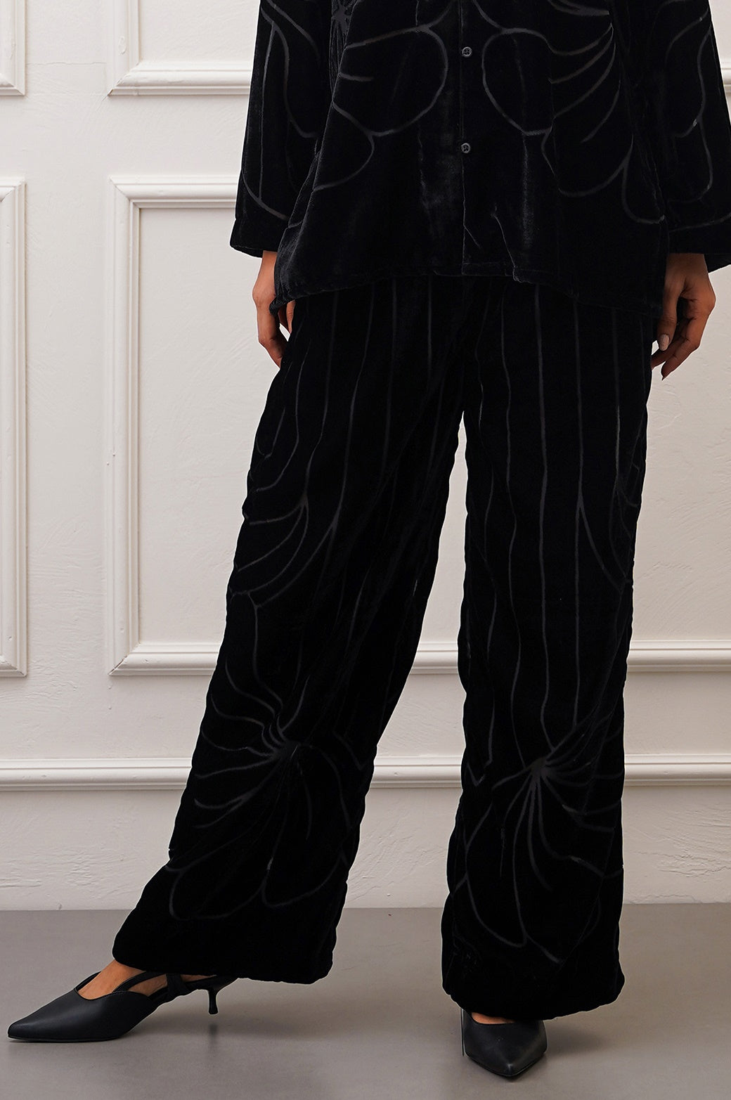 BLACK BURN OUT TROUSER