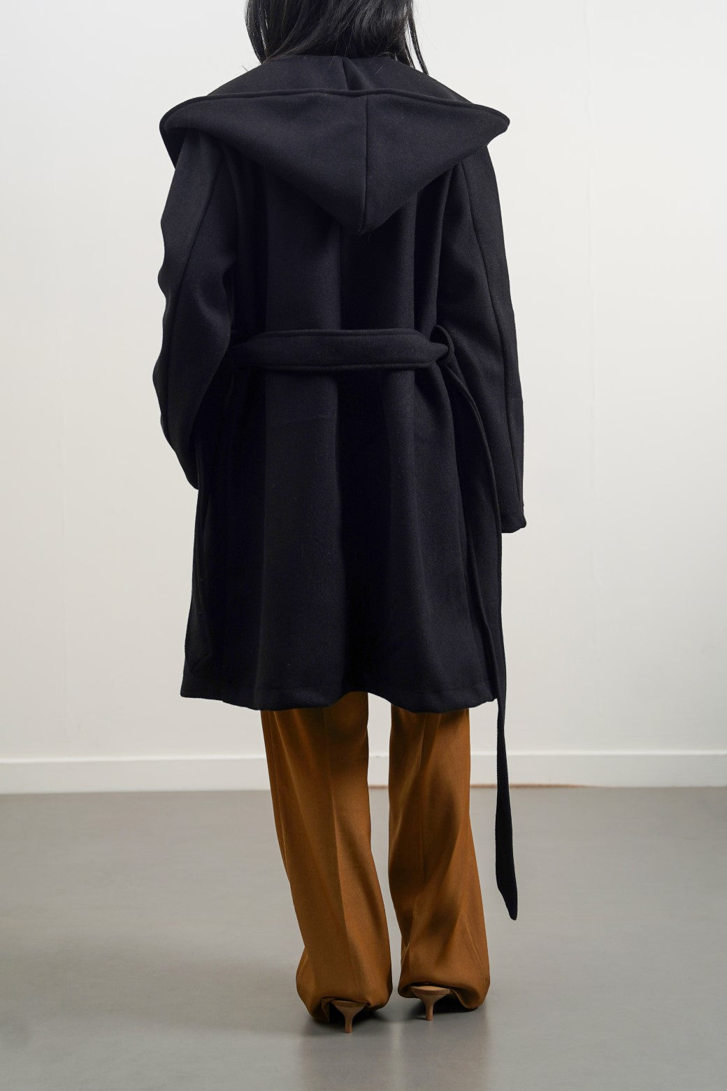 BLACK MIDI COAT WITH HOOD