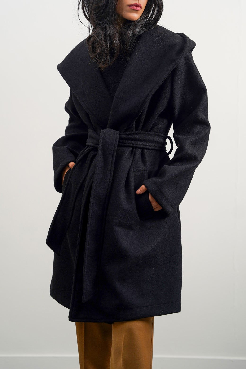 BLACK MIDI COAT WITH HOOD