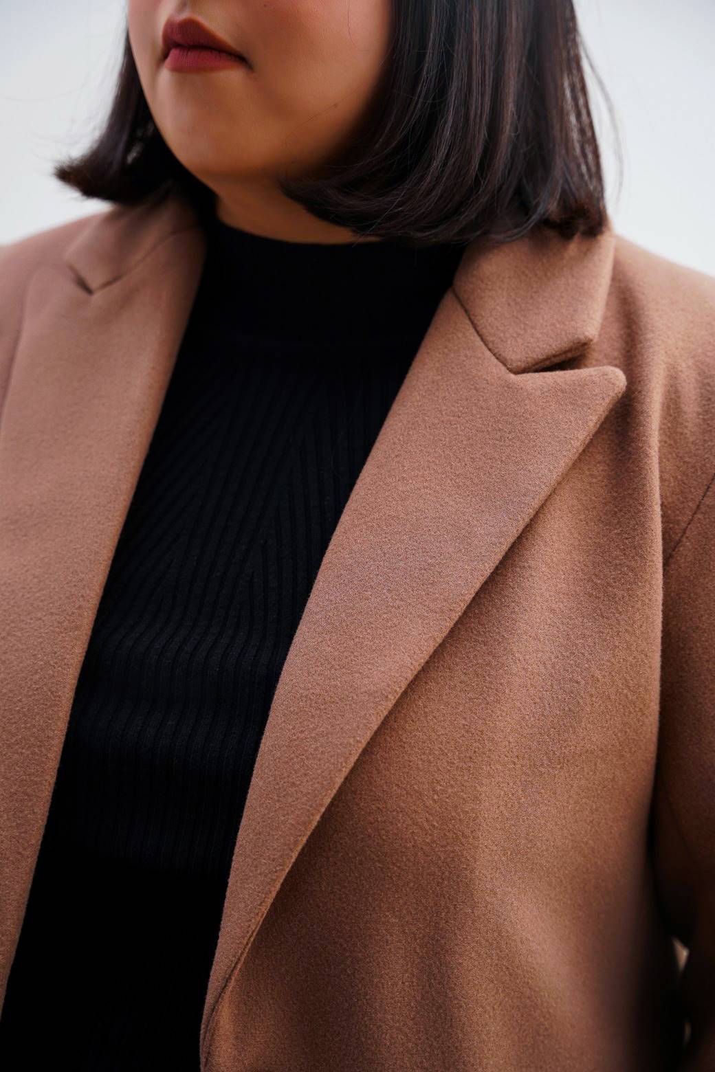 TAUPE WOMAN TRUE BODY COATS