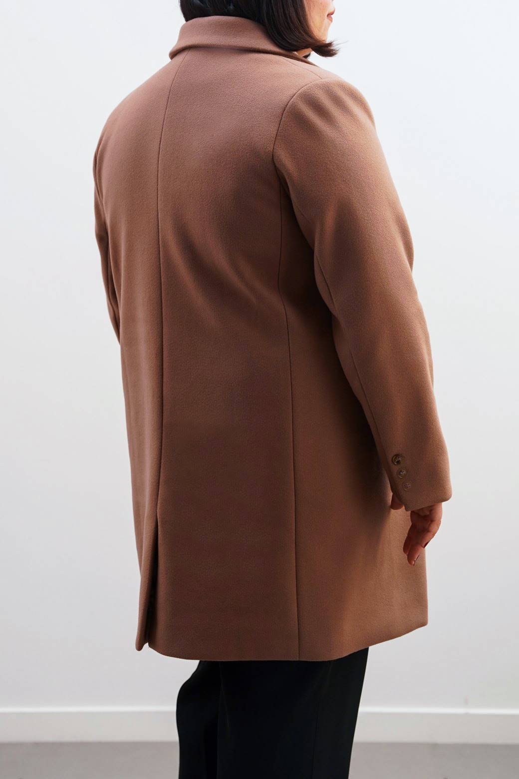 TAUPE WOMAN TRUE BODY COATS