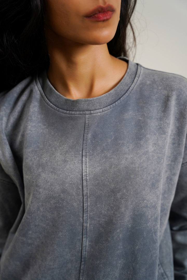 CLASSIC  WASHED-EFFECT SWEATSHIRT