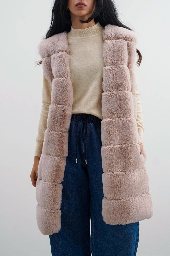 BEIGE SLEEVELESS FUR COAT