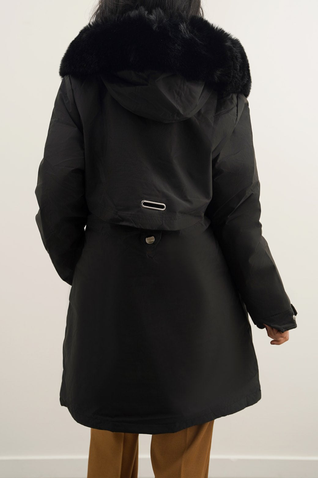 BLACK HOODED PUFFER JACKET