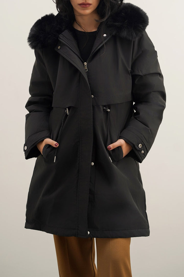 BLACK HOODED PUFFER JACKET