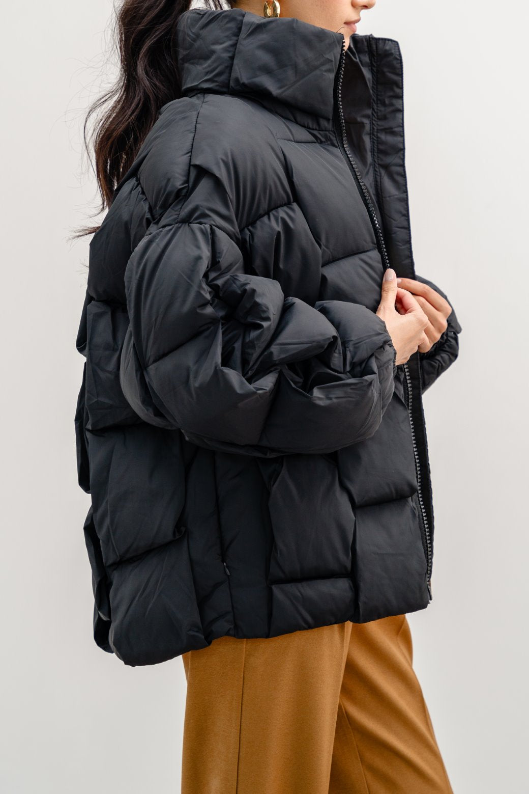 BLACK CHAIN QUILT PUFFER JACKET