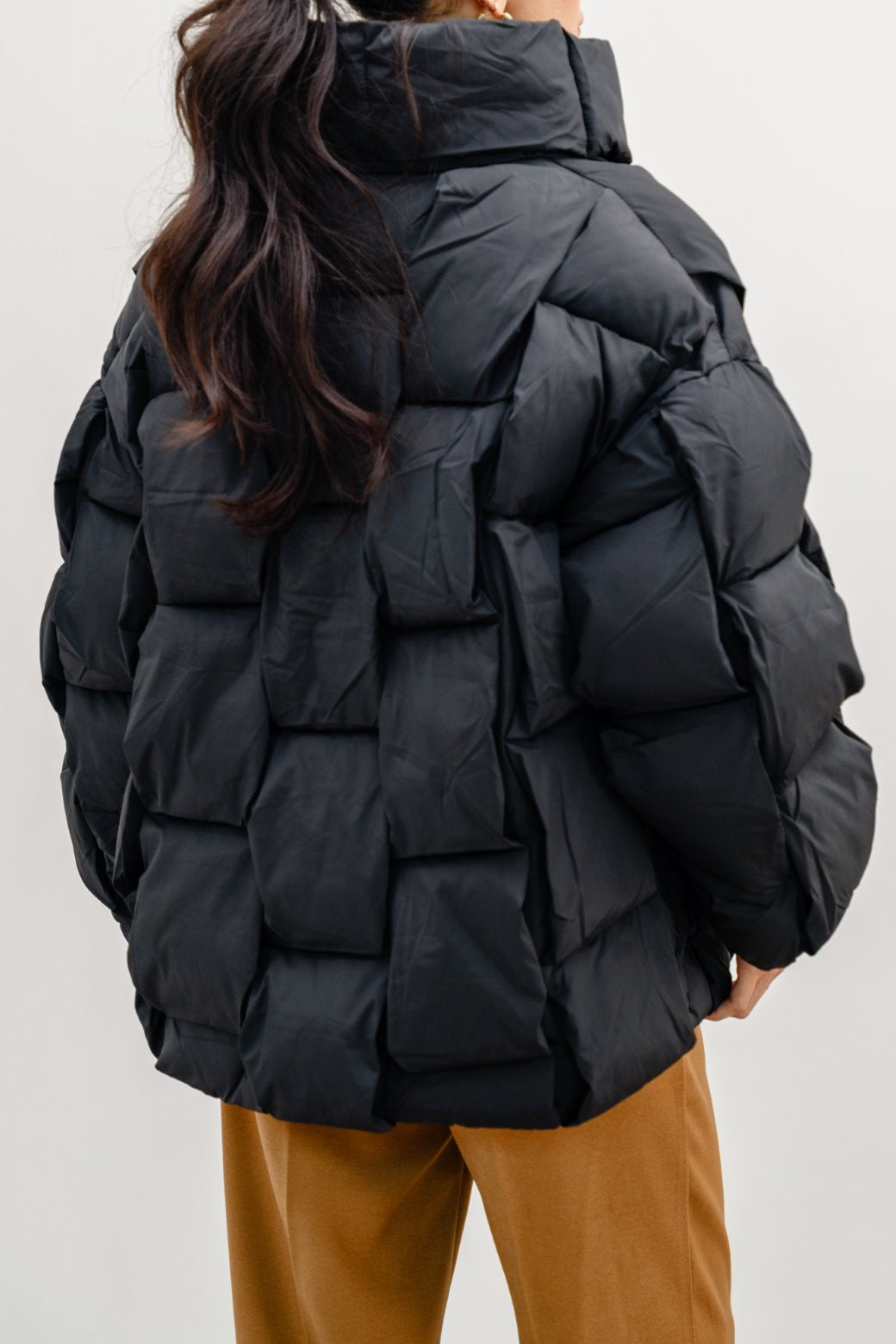 BLACK CHAIN QUILT PUFFER JACKET