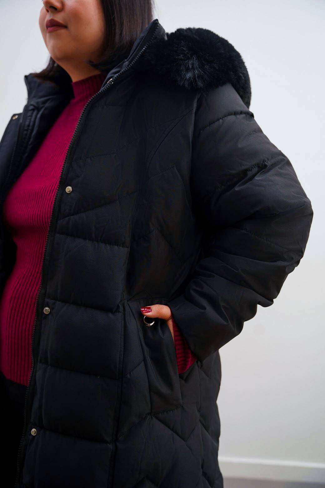 CURVE HOODED PUFFER JACKET